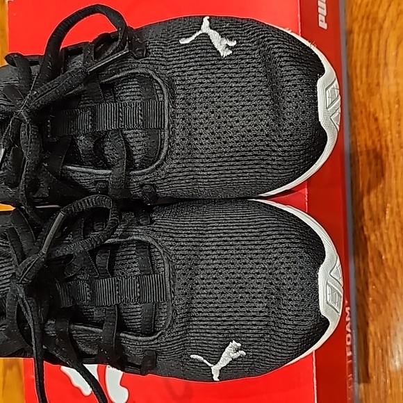 Puma sneakers comes with box - Picture 2 of 8